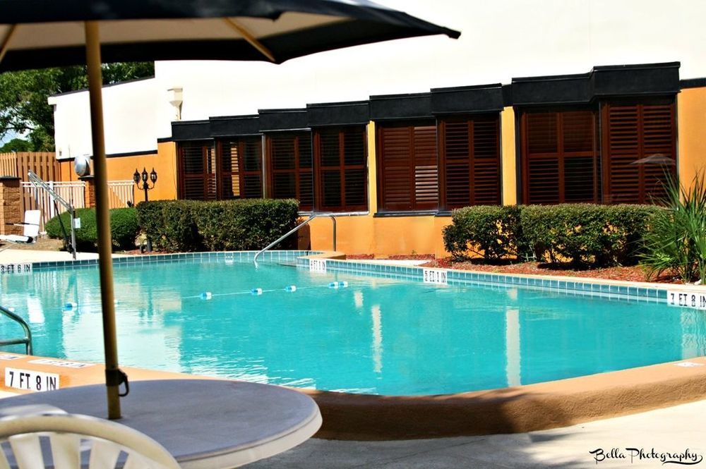 Rodeway Inn أورانج بارك المرافق الصورة
