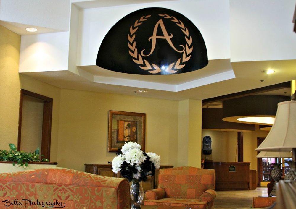 Rodeway Inn أورانج بارك المظهر الداخلي الصورة