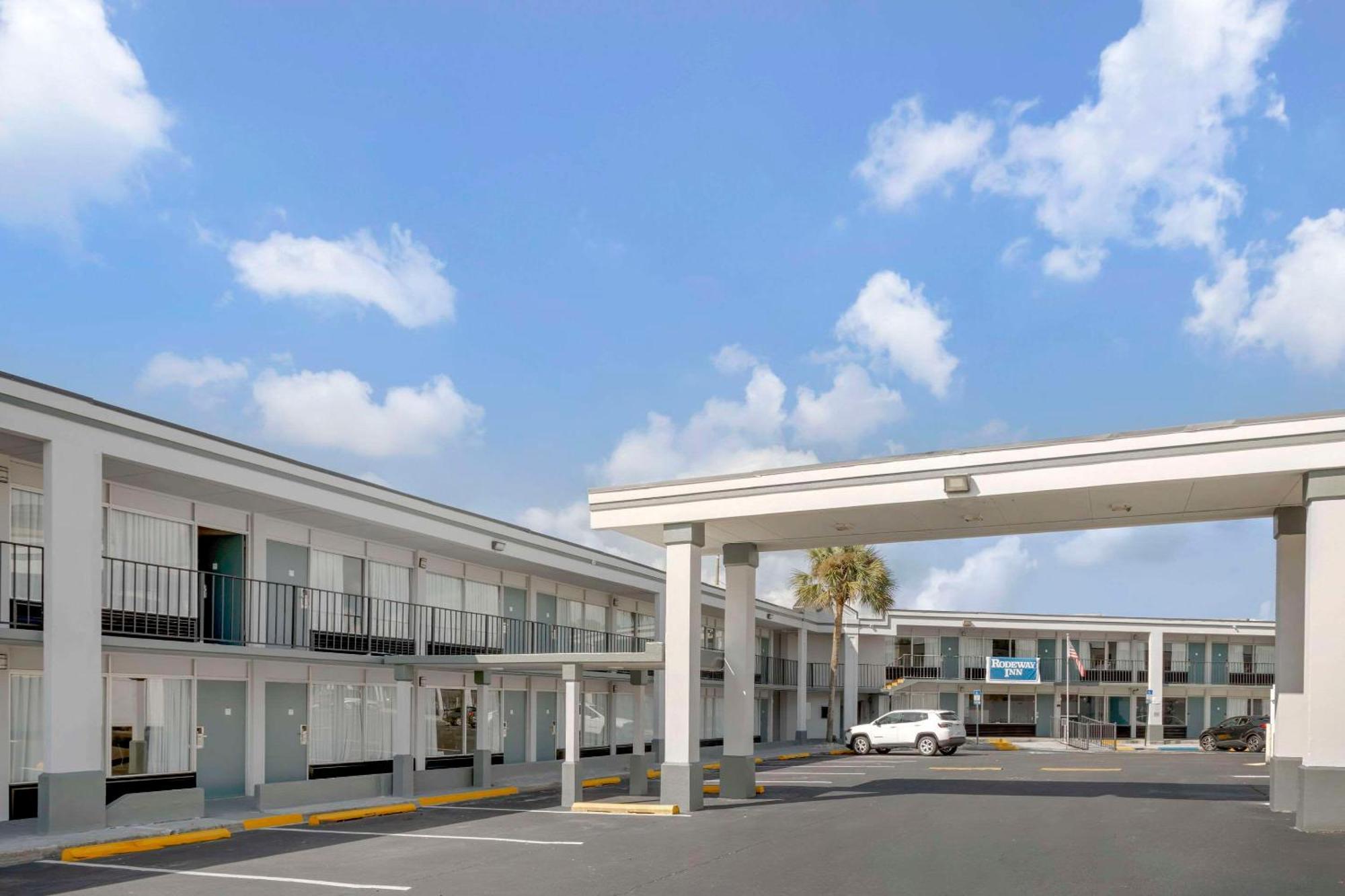 Rodeway Inn أورانج بارك المظهر الخارجي الصورة