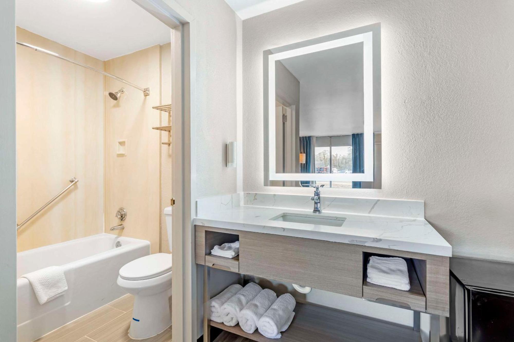 Rodeway Inn أورانج بارك المظهر الخارجي الصورة